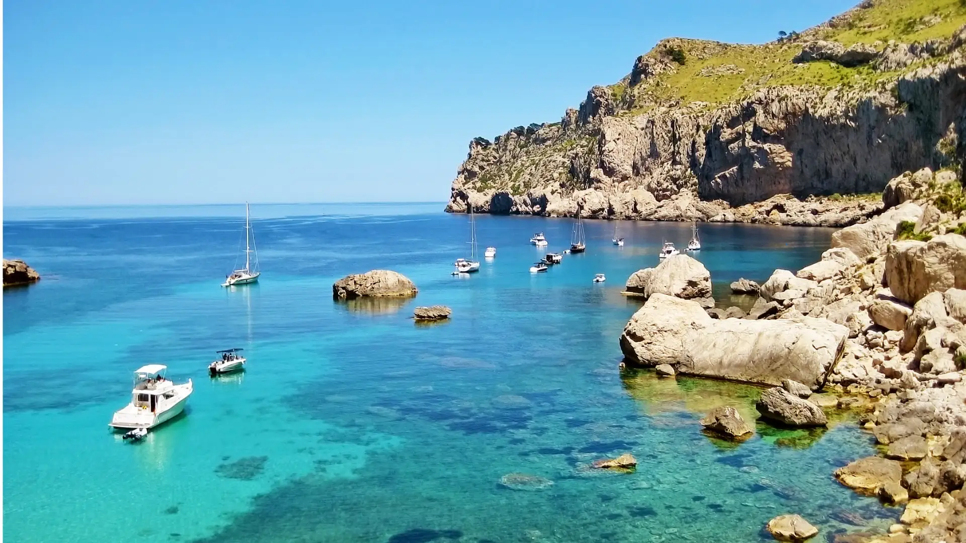 Swim-Up Rooms in Spain