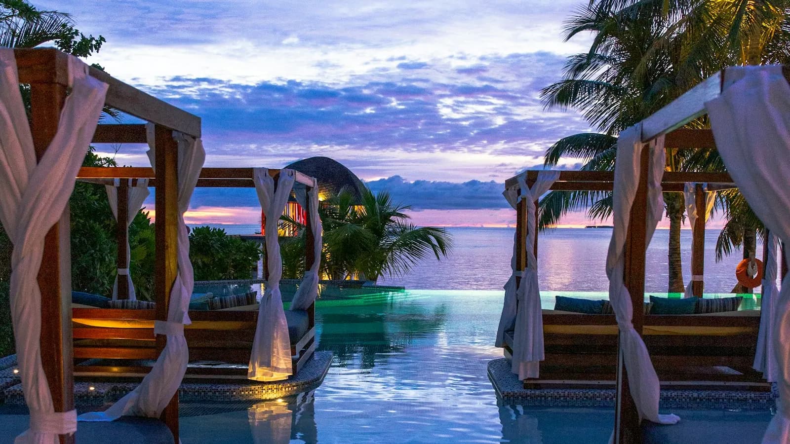 Swim-Up Rooms